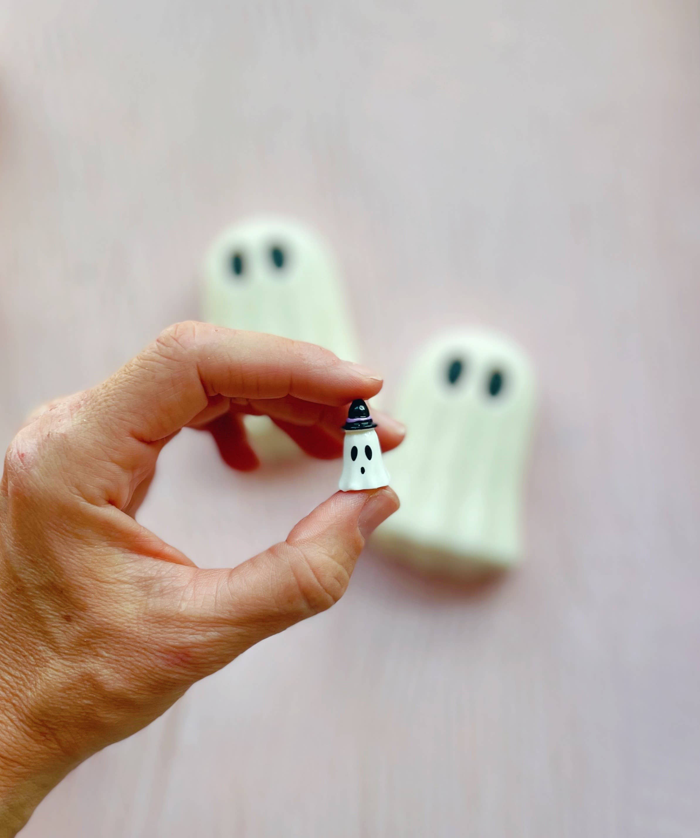 Sheet Ghost Bath Bomb - with toy inside!