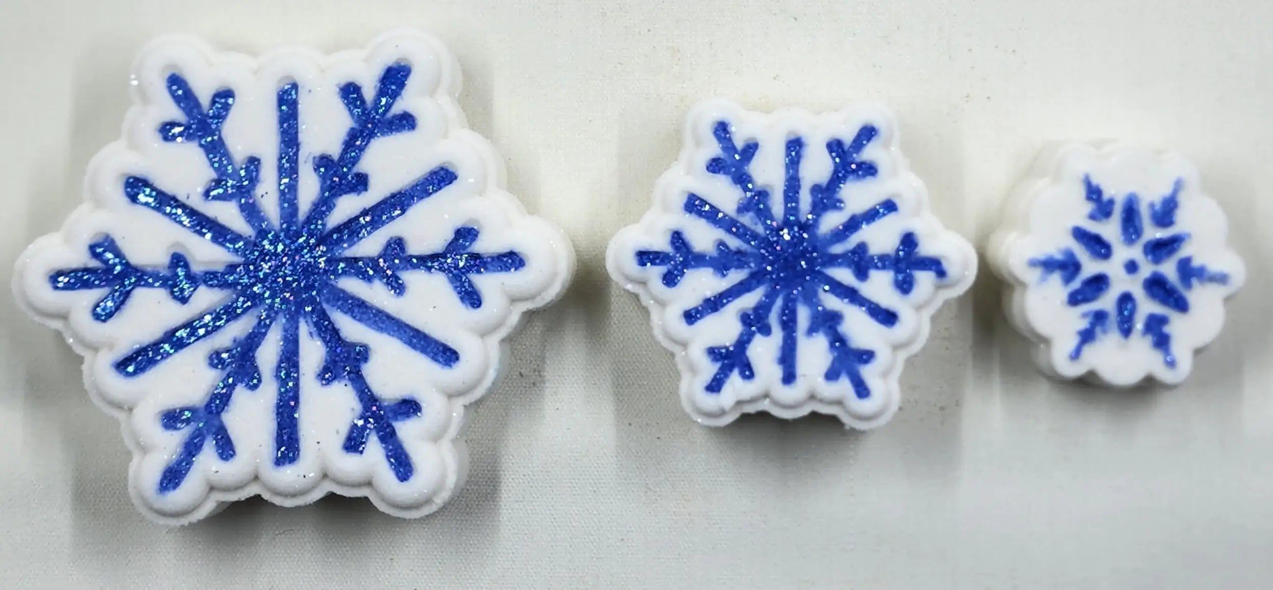Fizz Bizz - Snowflake Bath Bomb: Regular