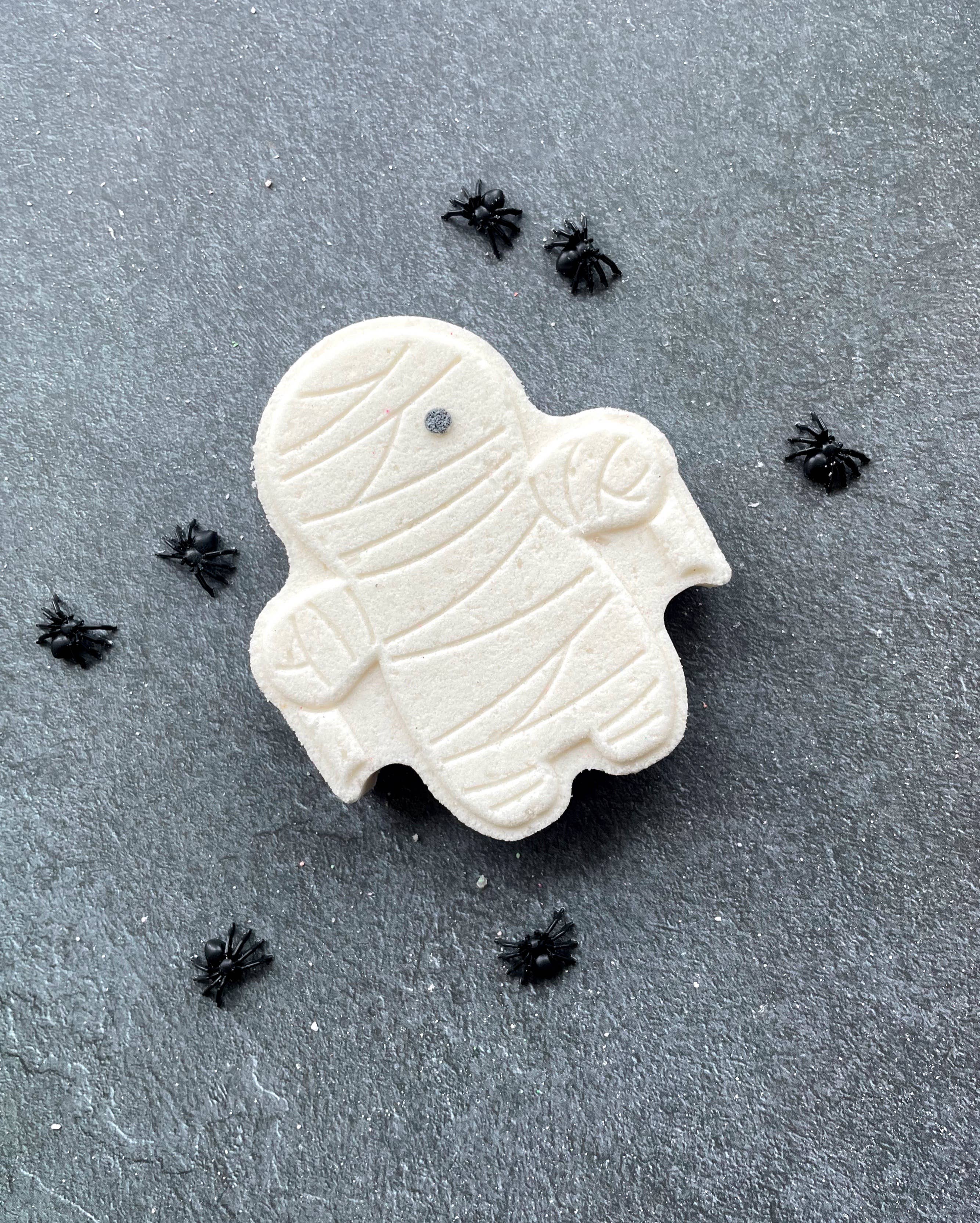Mummy bath bomb - with toy inside!