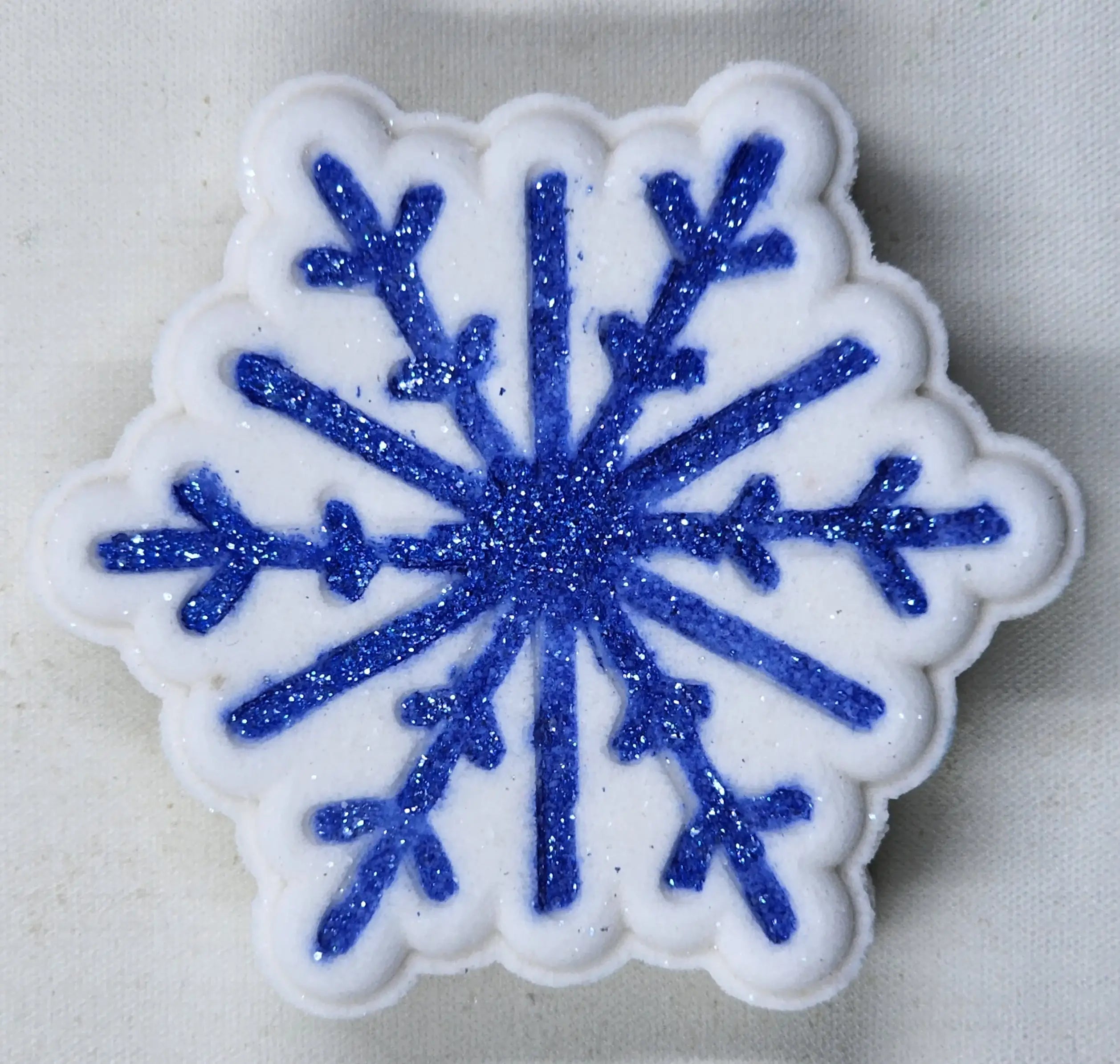 Fizz Bizz - Snowflake Bath Bomb: Regular