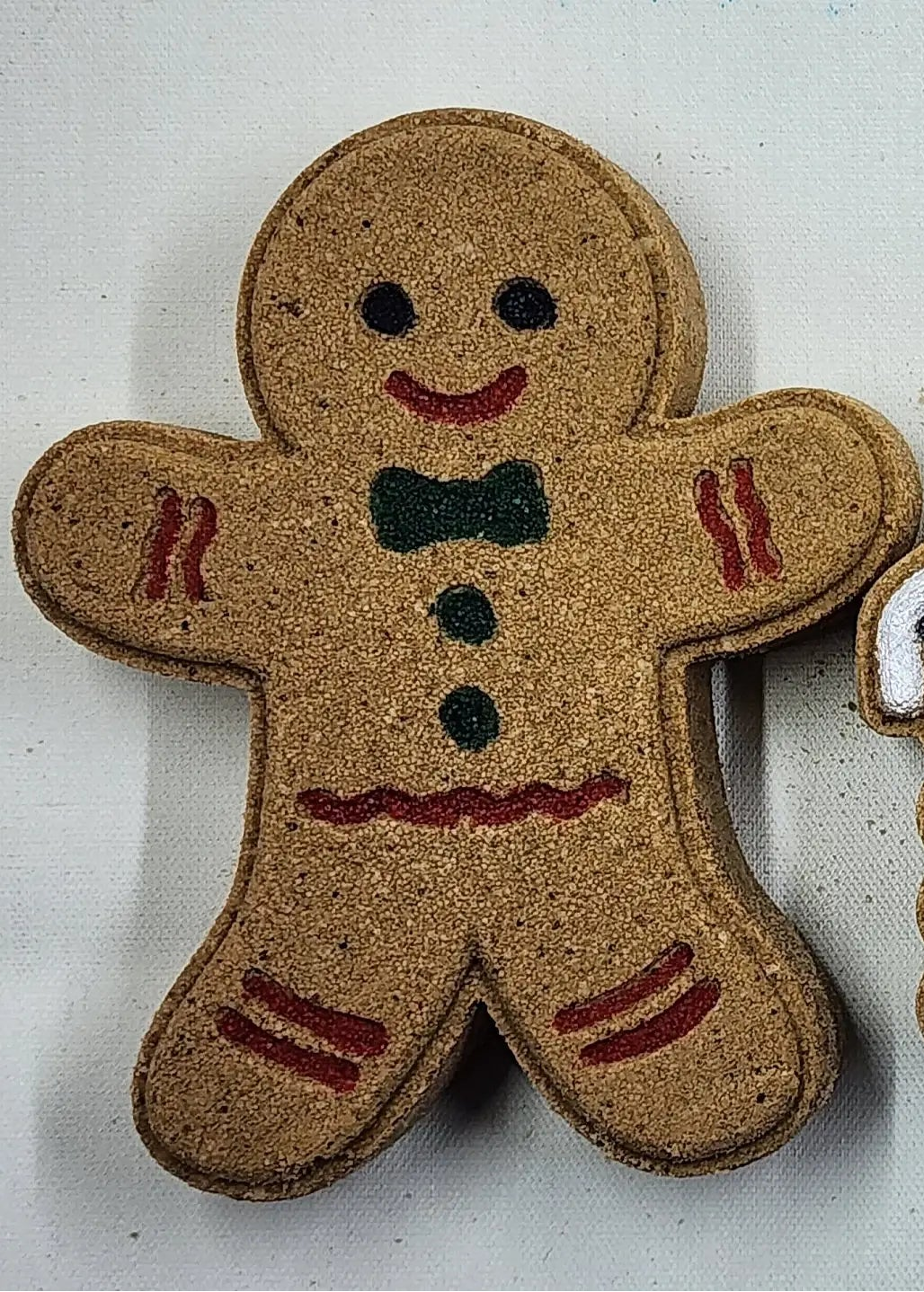 Fizz Bizz - Gingerbread Boy Bath Bomb