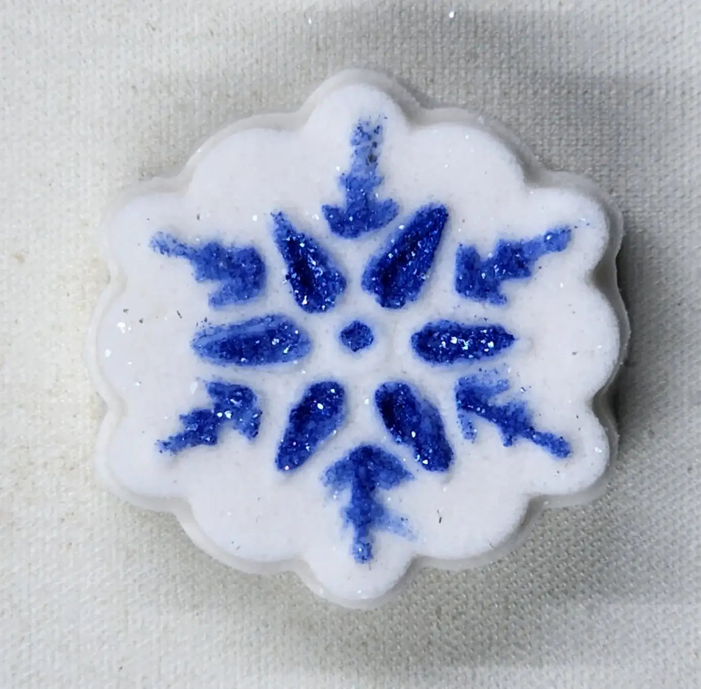 Fizz Bizz - Snowflake Bath Bomb: Regular