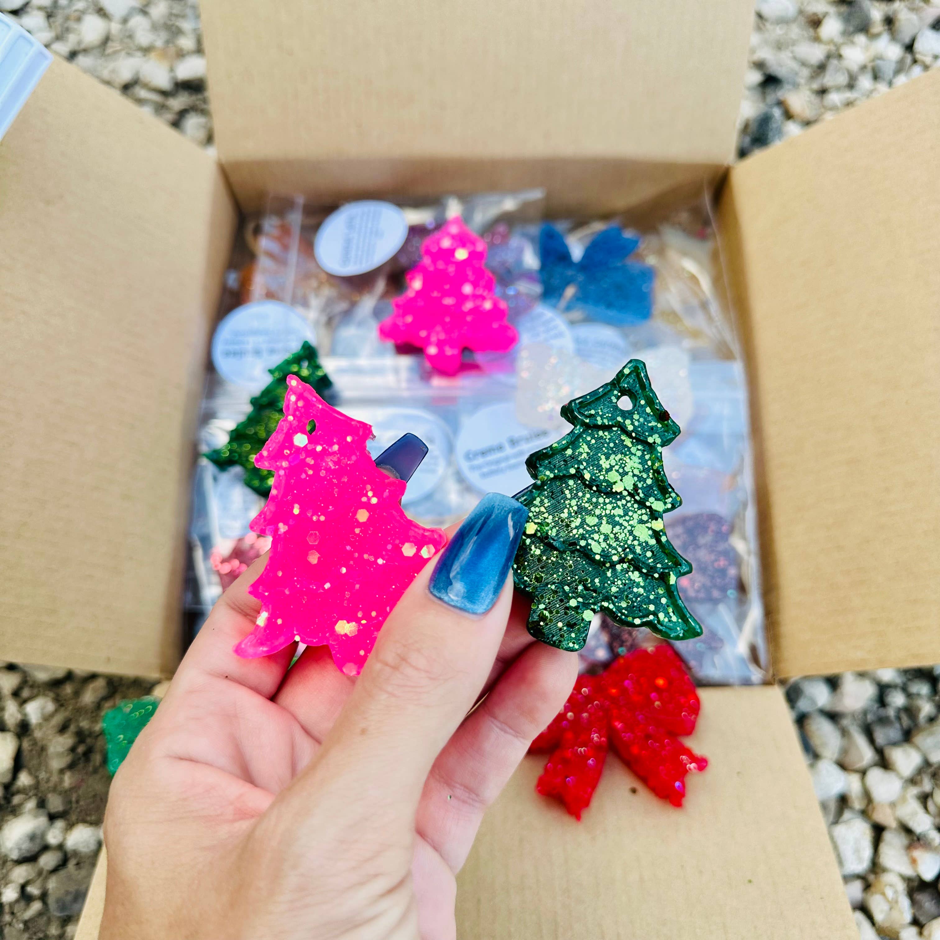 Southern Creek Wholesale - Christmas Mini Tree Car Freshie: Green